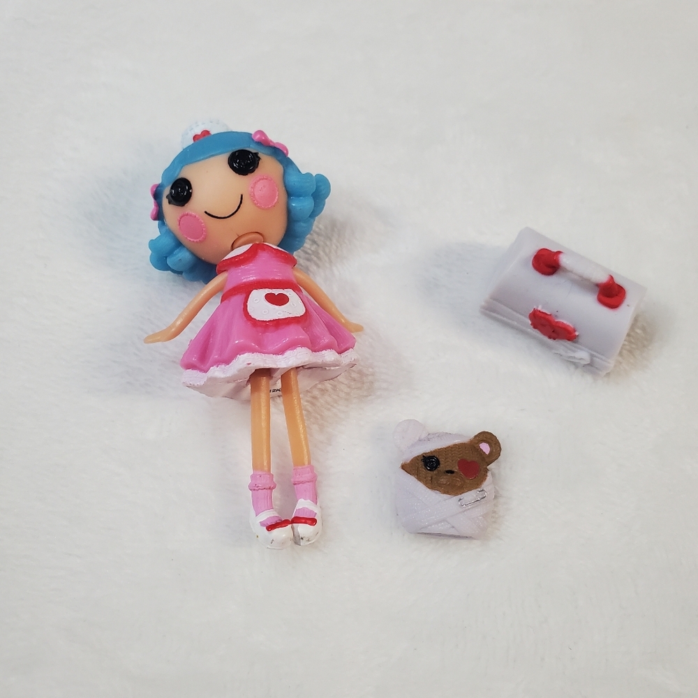 Lalaloopsy Minis Strings Pick 'N' Strum Doll - Pink and Blue AND Nurse - Picture 4 of 6